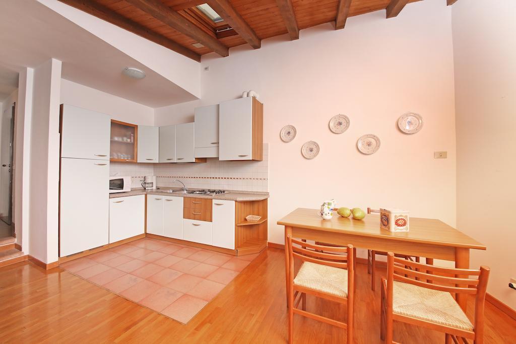 Apartment Casa Caterina Гарньяно Номер фото